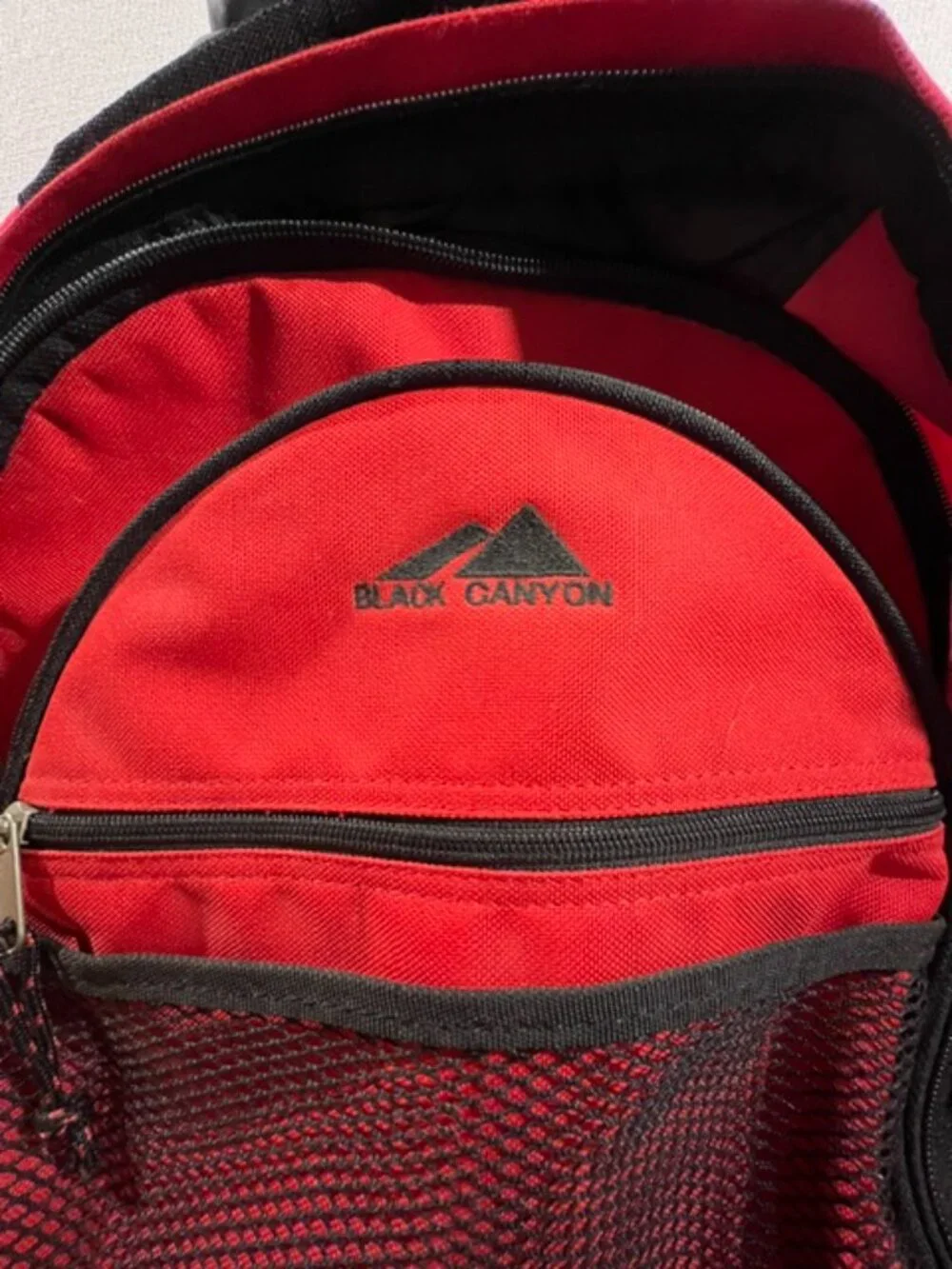 Vintage BLACK CANYON Red & Black Backpack rolling with shoulder pads 2000's